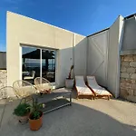 Les Pieds Dans L'eau Bed & Breakfast Sete