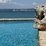 Les Pieds Dans L'eau Bed & Breakfast Sete