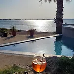 Les Pieds Dans L'eau Sete