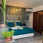 Bed & Breakfast Les Pieds Dans L'eau Sete