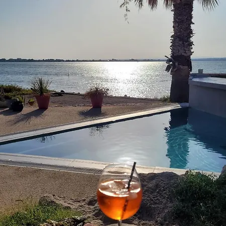 Les Pieds Dans L'eau Sète