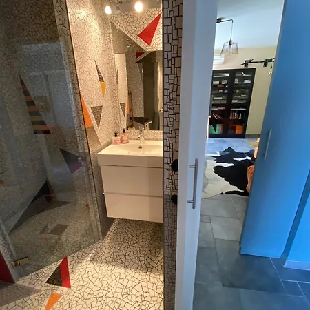 Les Pieds Dans L'eau