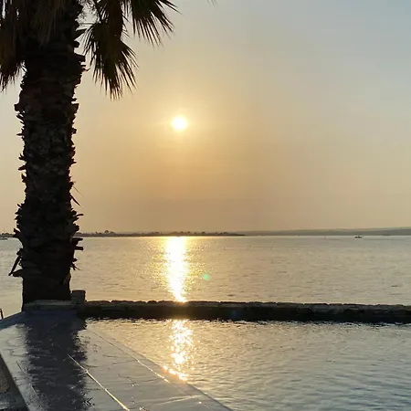 Les Pieds Dans L'eau Frühstückspension Sète