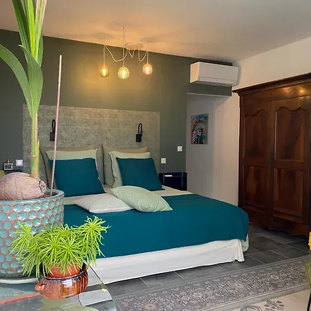 Oda ve Kahvaltı Les Pieds Dans L'eau Sète