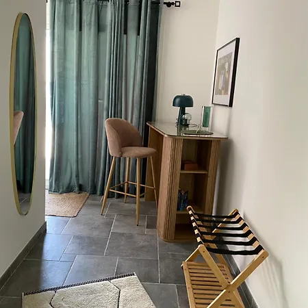 Les Pieds Dans L'eau